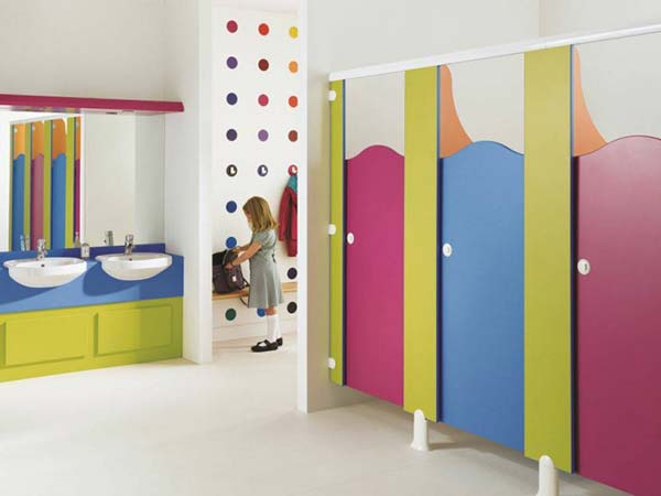 Nhà vệ sinh trường học màu sắc sẽ thân thiện với học sinh hơn
