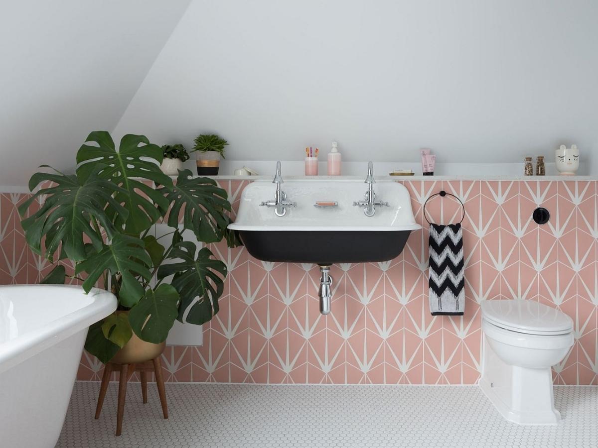 Thiết kế phòng tắm với tông màu hồng trắng đầy nữ tính và ngọt ngào