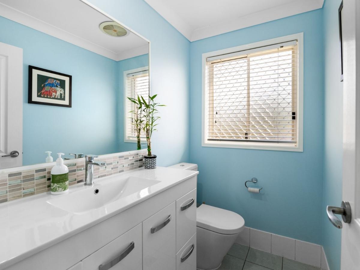 Lựa chọn màu dương để trang trí nhà ở nói chung và thiết kế nhà tắm nói riêng sẽ giúp mang đến nhiều may mắn, tài lộc cho gia đình