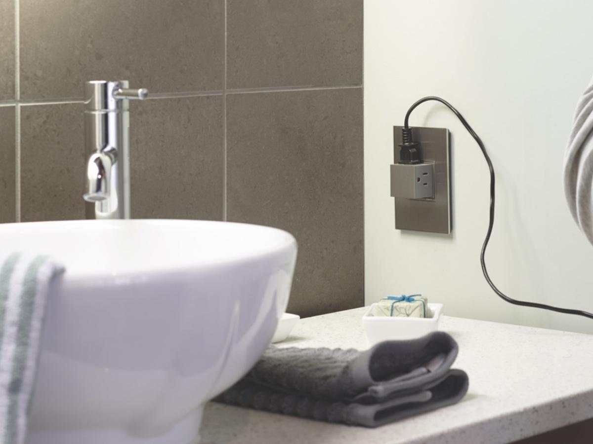 Cần phải đặc biệt chú ý khi bố trí nguồn điện trong nhà tắm, tránh để điện tiếp xúc nước vì sẽ rất nguy hiểm