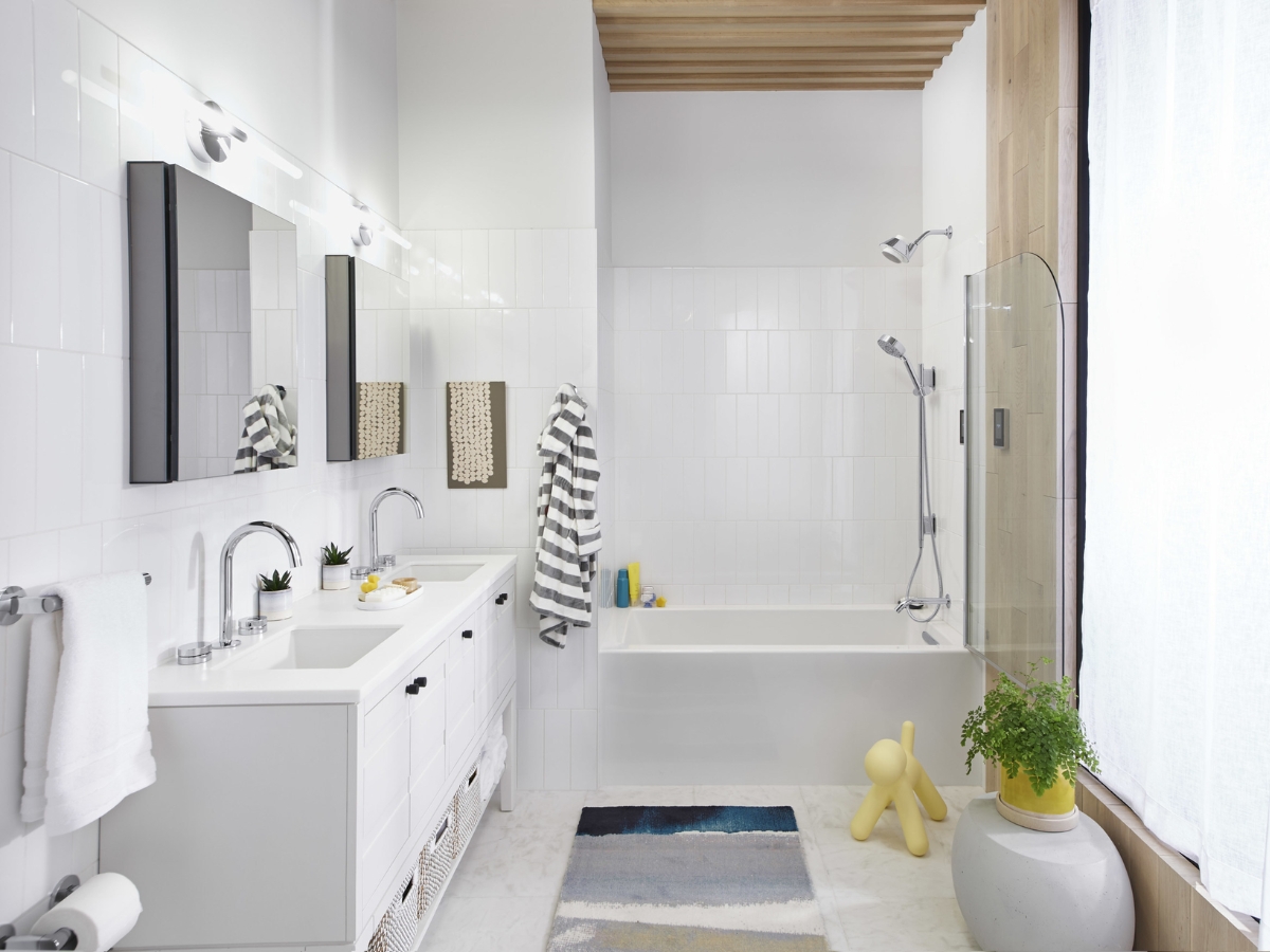 Một không gian tắm thông minh với các thiết bị tự động hoạt động như vòi nước, bồn tắm và ánh sáng, tạo nên sự tiện nghi và hiện đại.