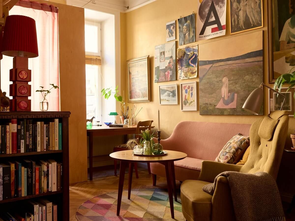 Phong cách cổ điển (Vintage) vẫn luôn là sự lựa chọn của nhiều người khi thực hiện trang trí không gian phòng khách, với những nét đẹp mang tính hoài niệm